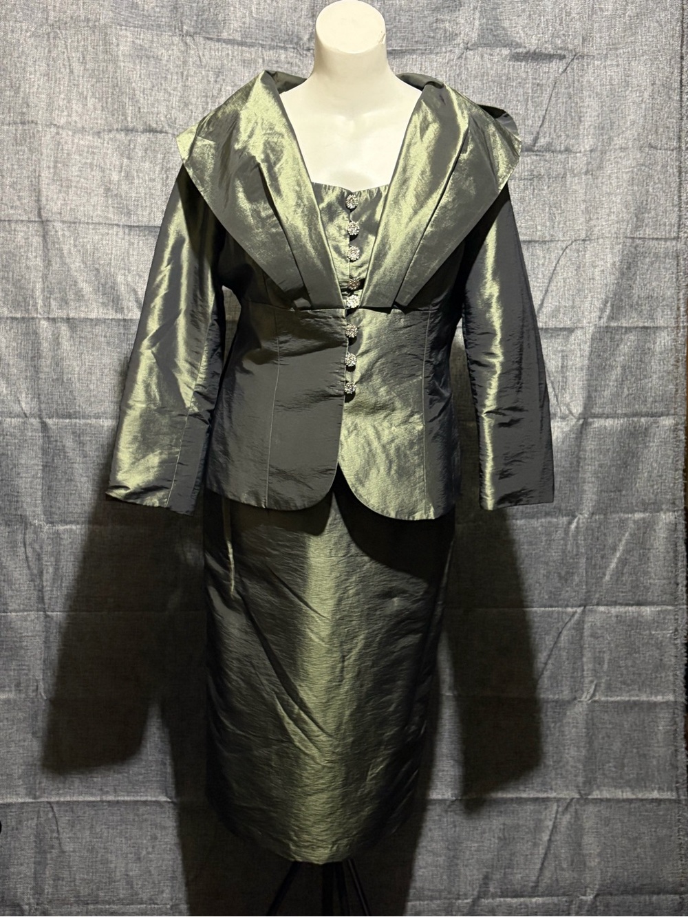 Nubiano New York Elegant Olive Green Two-Piece Sateen Skirt Suit Women’s 12